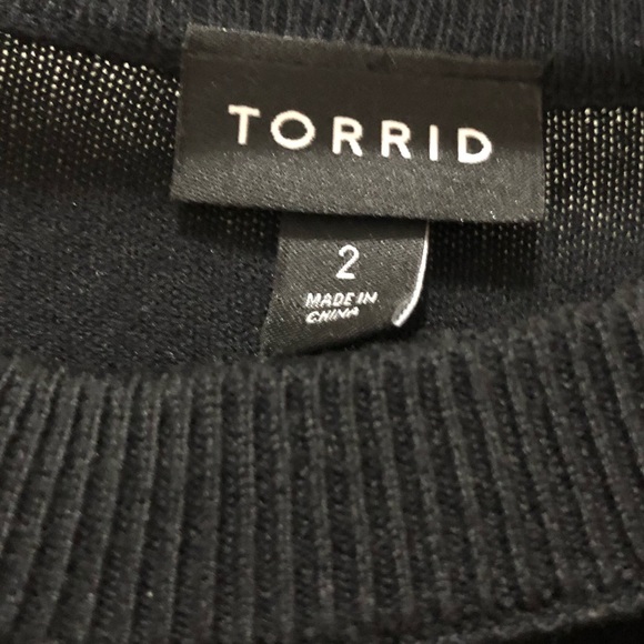 Torrid black crisscross sweater size 2 - Picture 2 of 3